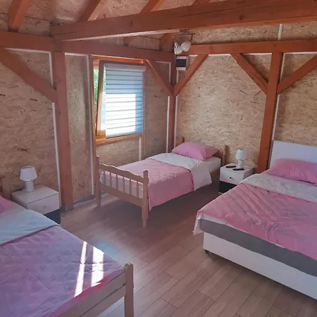 Nyaraló Vikendica Ajlin