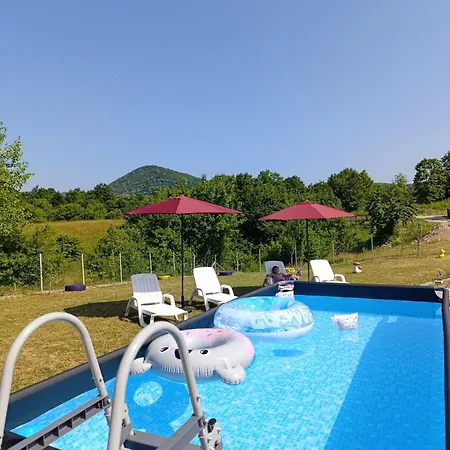 Vakantiehuis Vikendica Ajlin *